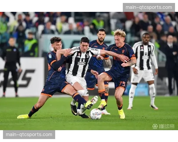 专访弗拉霍维奇：谈论如何在禁区内移动以更好地接应边路及肋部传球